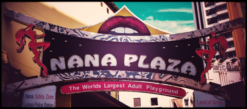 Nana plaza le plus grand terrain de jeux au monde enseigne Bangkok